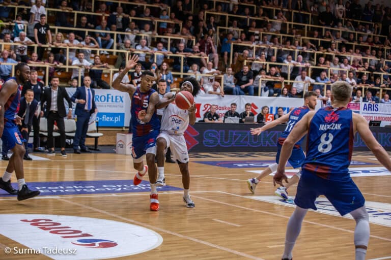 Trefl wbije gwóźdź do trumny Startowi? Dubel na PLK!